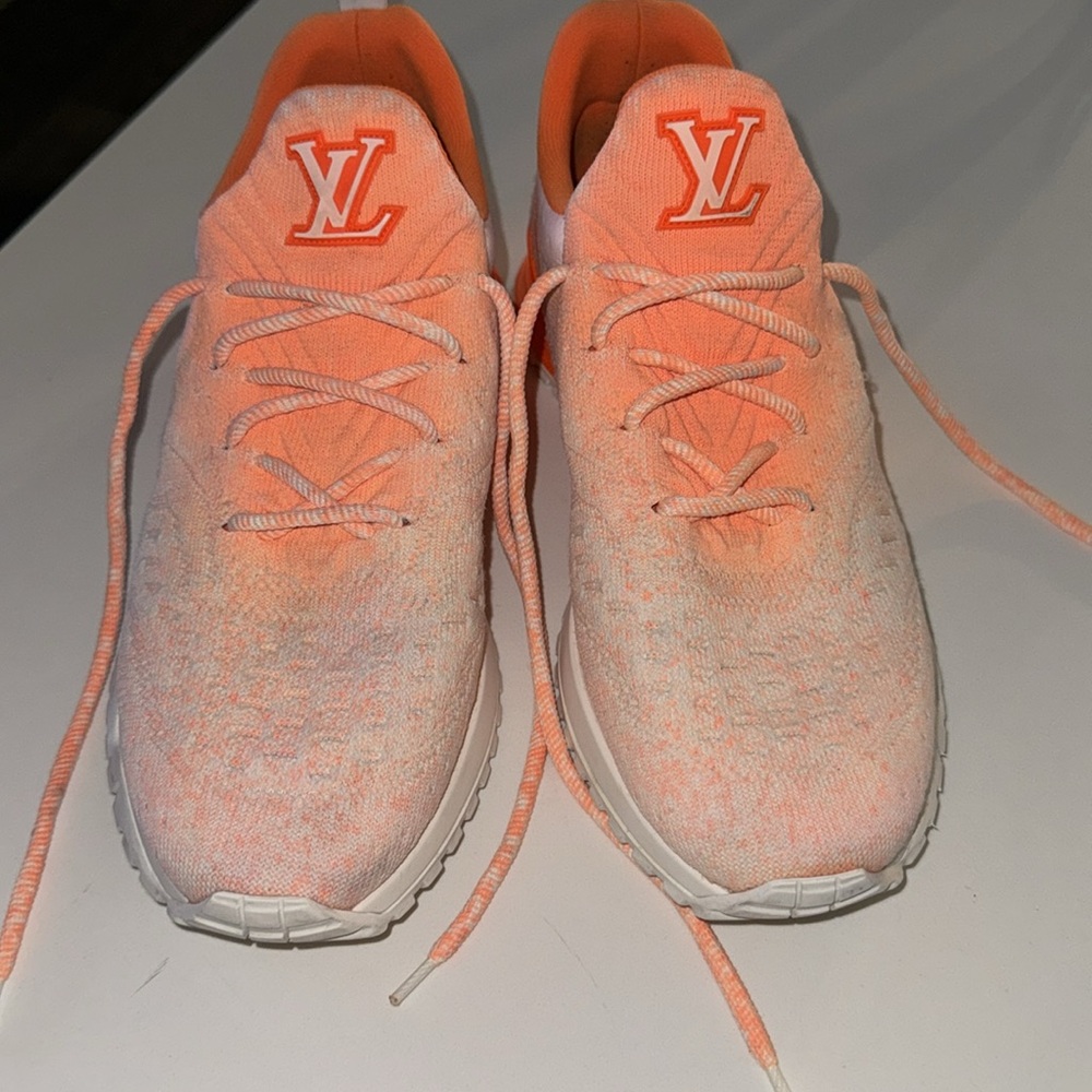 Pre-owned  Authentic Men's Louis Vuitton V.N.R. Sneaker - Picture 6 of 14
